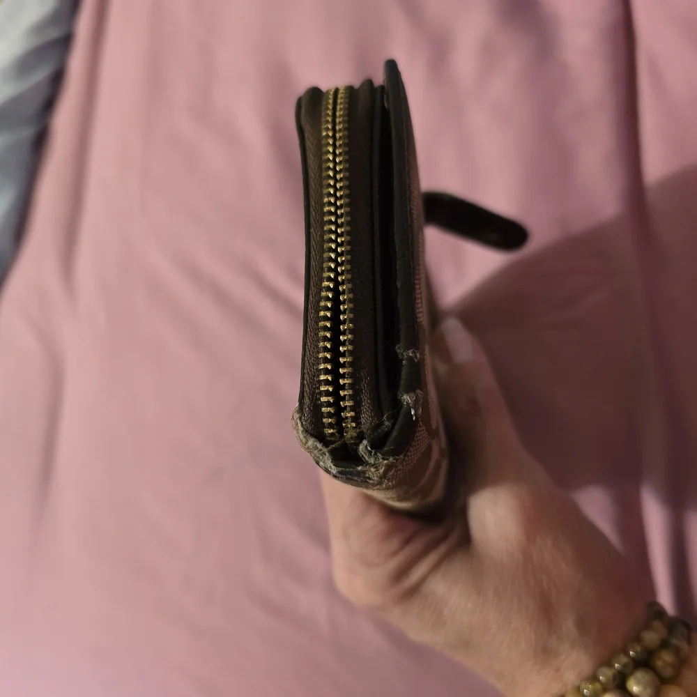 Coach Wallet - Picture 9 of 10